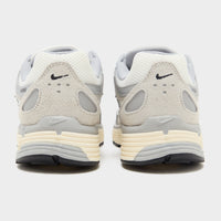 White Nike P-6000