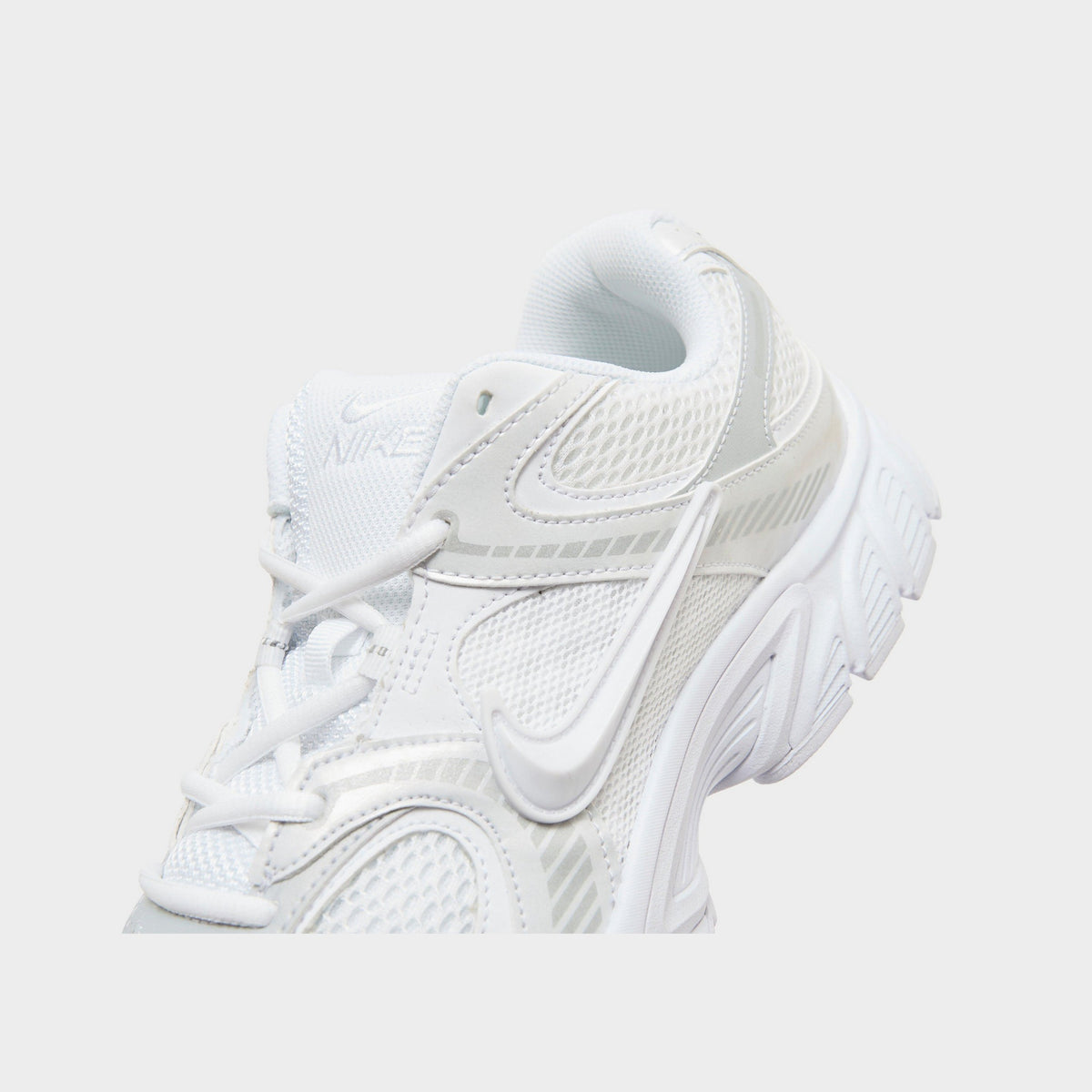 White Nike V5 RNR