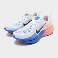 White Nike Vomero 18