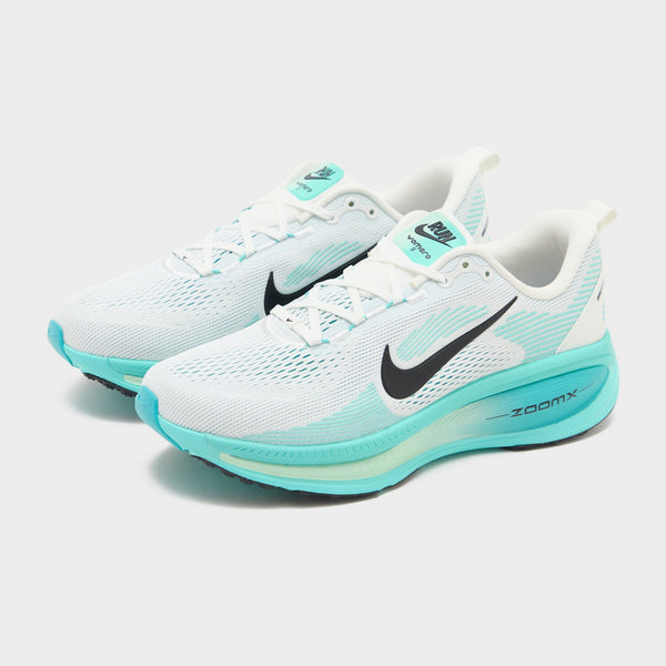 White Nike Vomero 18