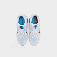 White Nike Vomero 18