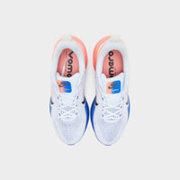 White Nike Vomero 18
