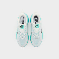 White Nike Vomero 18