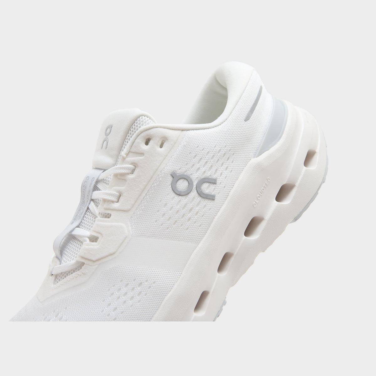 White On Running Cloudrunner 3