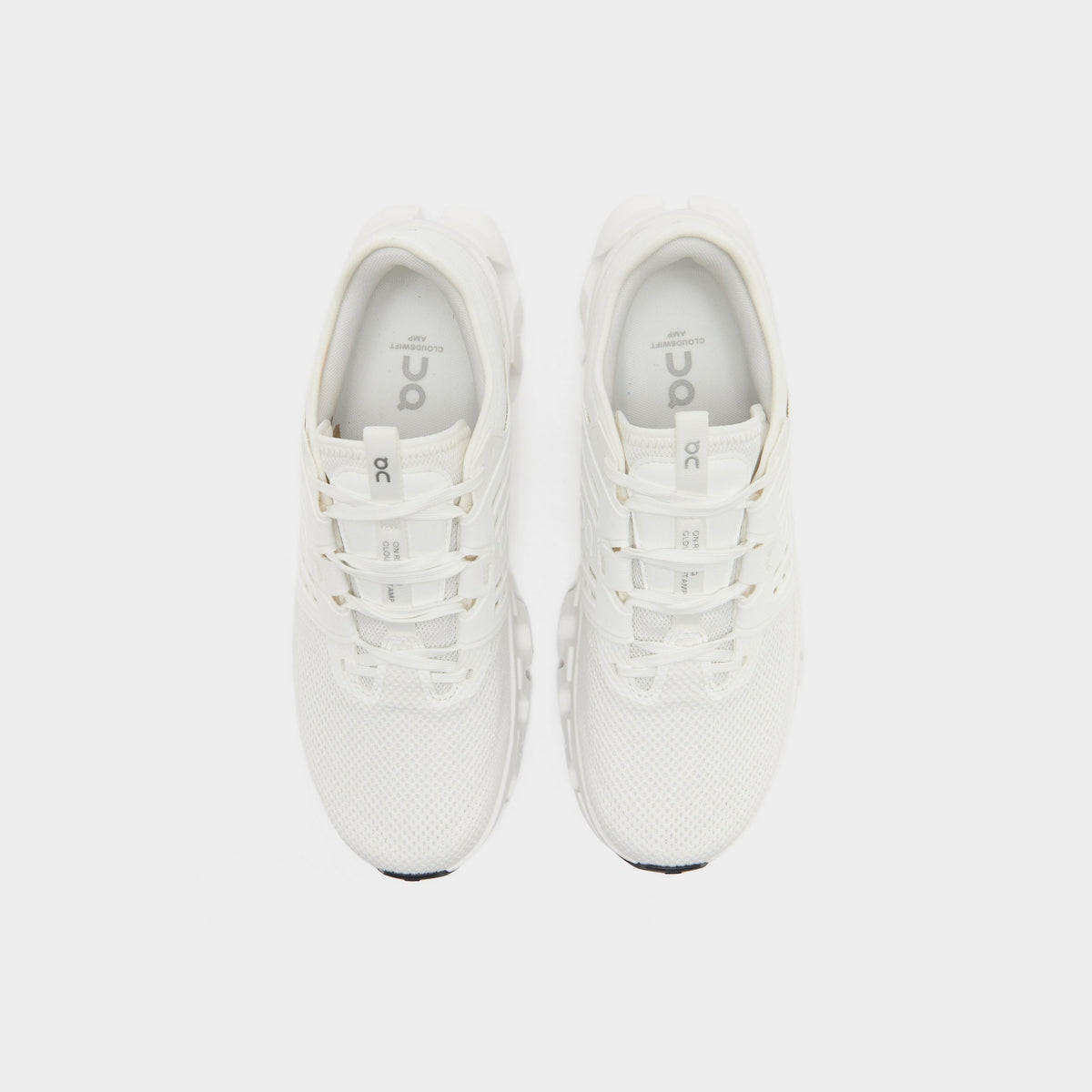 White On Running Cloudswift Amp