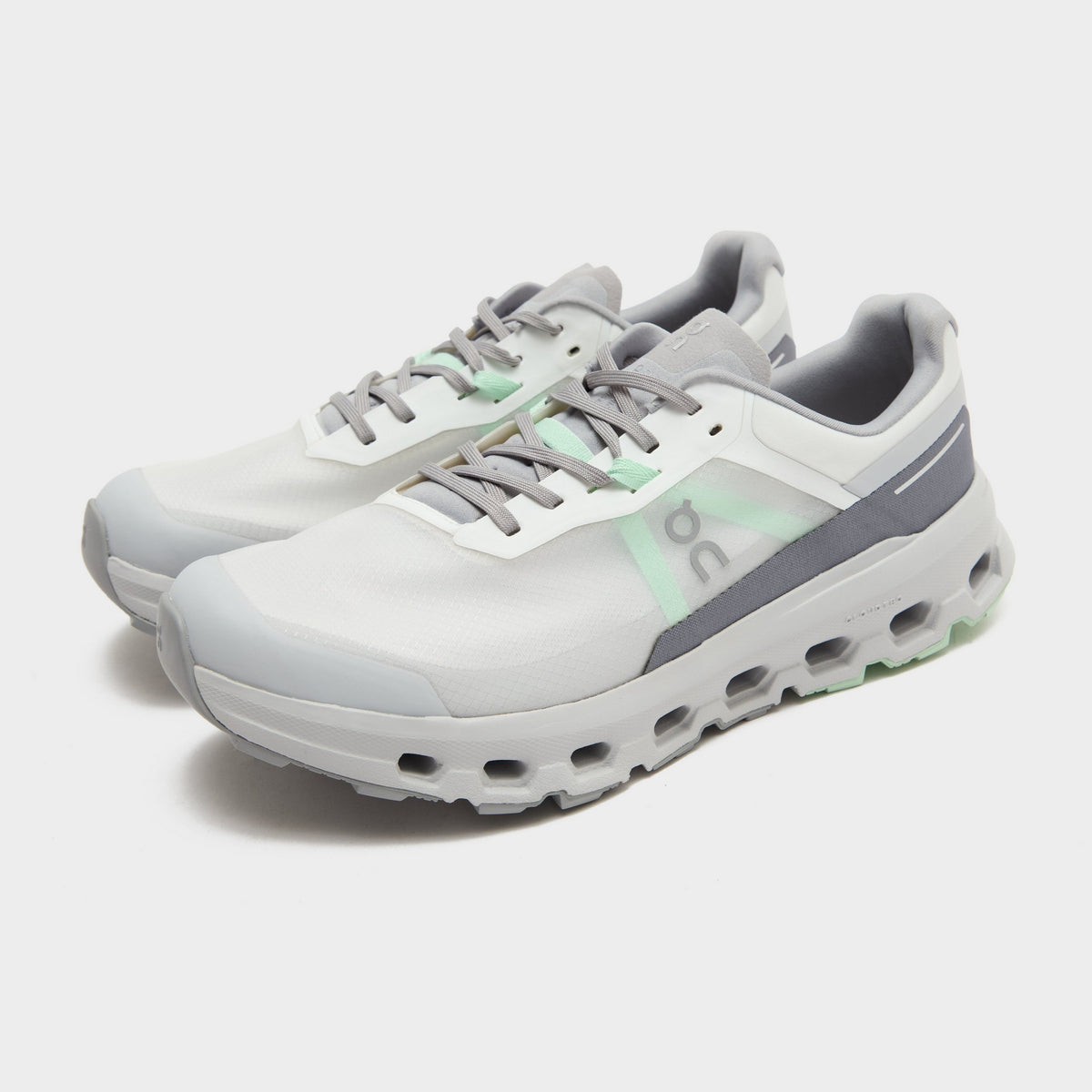 White On Running Cloudvista