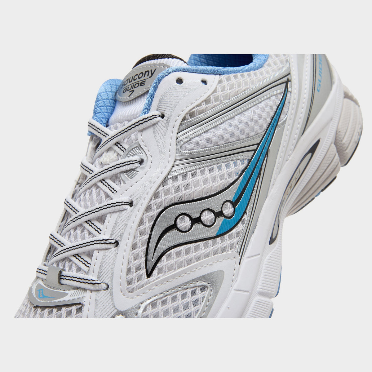 White Saucony ProGrid Guide 7