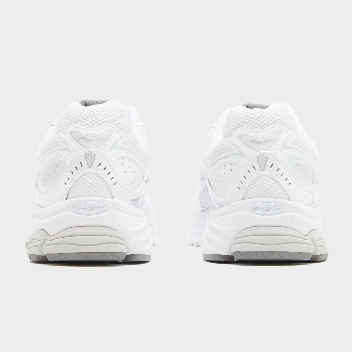 White Saucony ProGrid Omni 9 OG