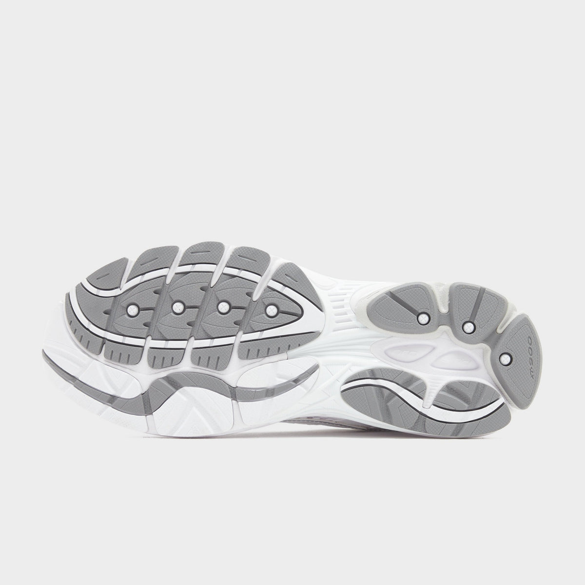 White Saucony ProGrid Omni 9 OG