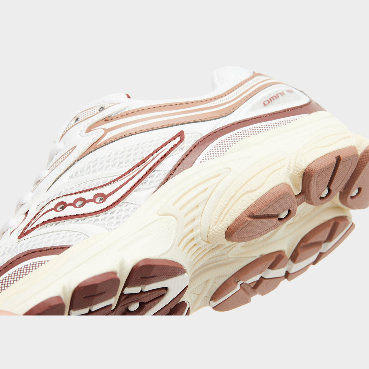 White Saucony ProGrid Omni 9 Women's