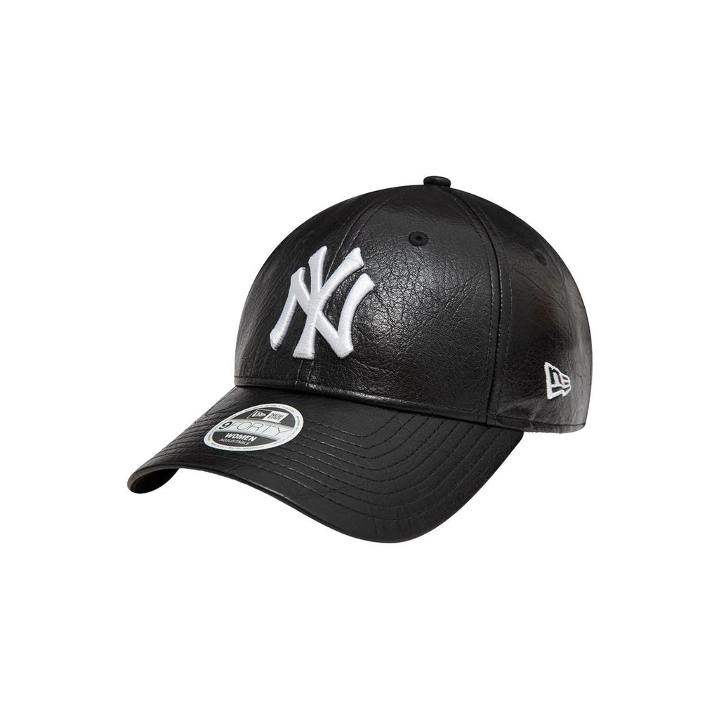 New Era 9FORTY Womens New York Yankees Cap - Cap On