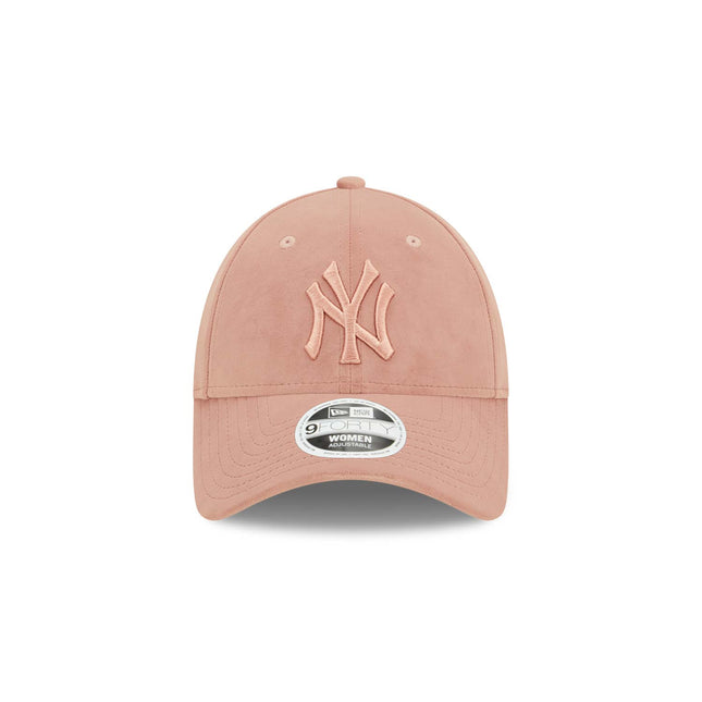 New Era New York Yankees Women's Pink 9FORTY Adjustable Cap - Cap On
