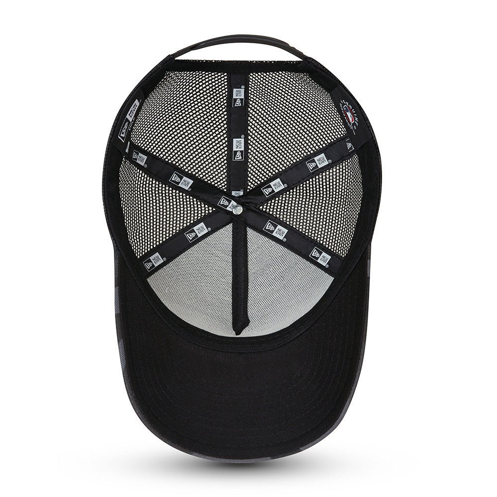 New Era New York Yankees Kids Camo 9FORTY Trucker Cap (Youth) - Cap On