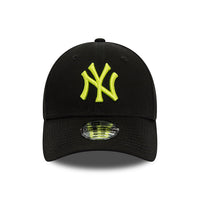 New Era New York Yankees Youth League Essential Black 9FORTY Adjustable Cap (Youth) - Cap On