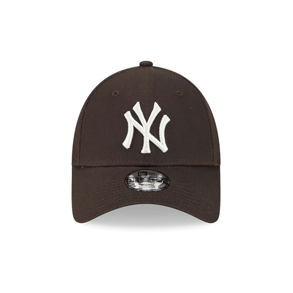 New Era New York Yankees Youth League Essential Brown 9FORTY Adjustable Cap (Youth) - Cap On